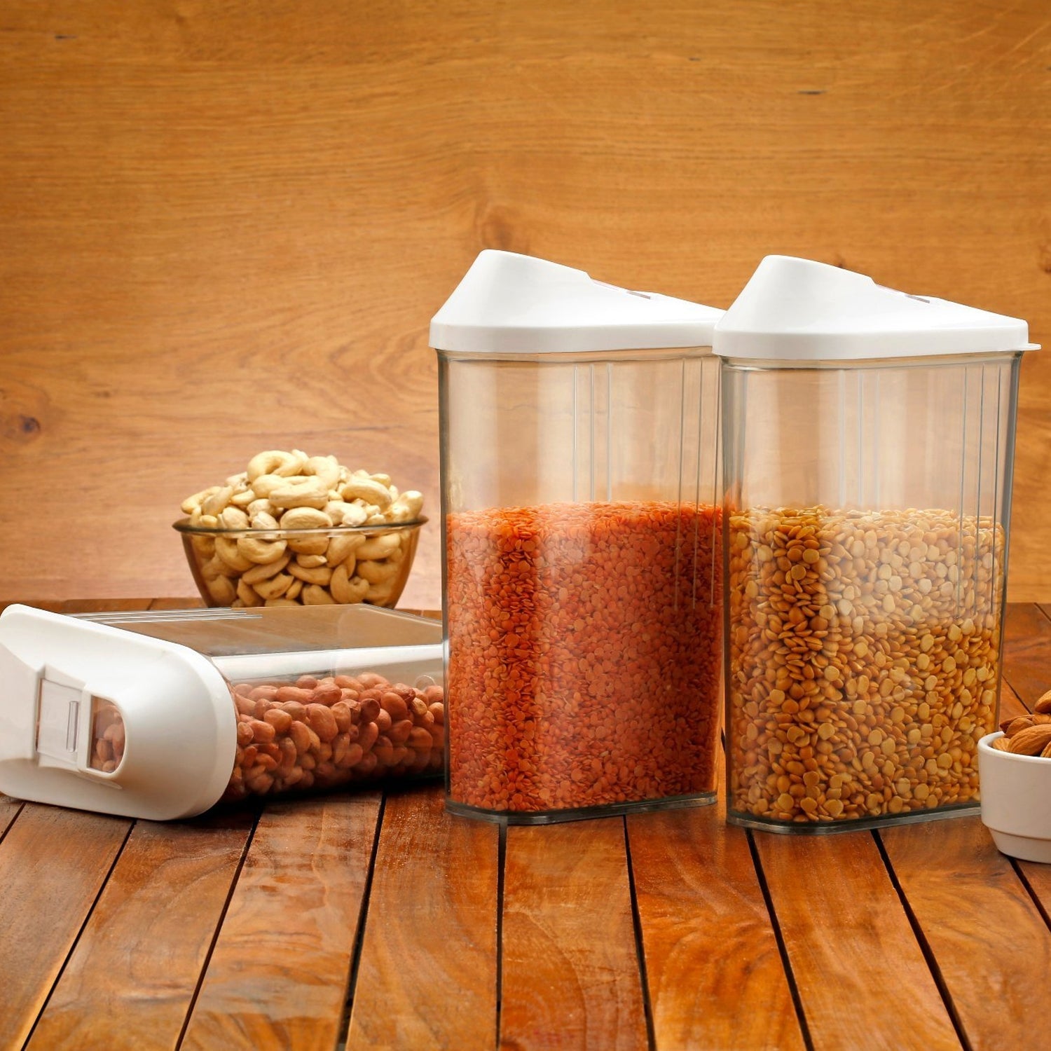 Leak-proof storage boxes for cereals and grains