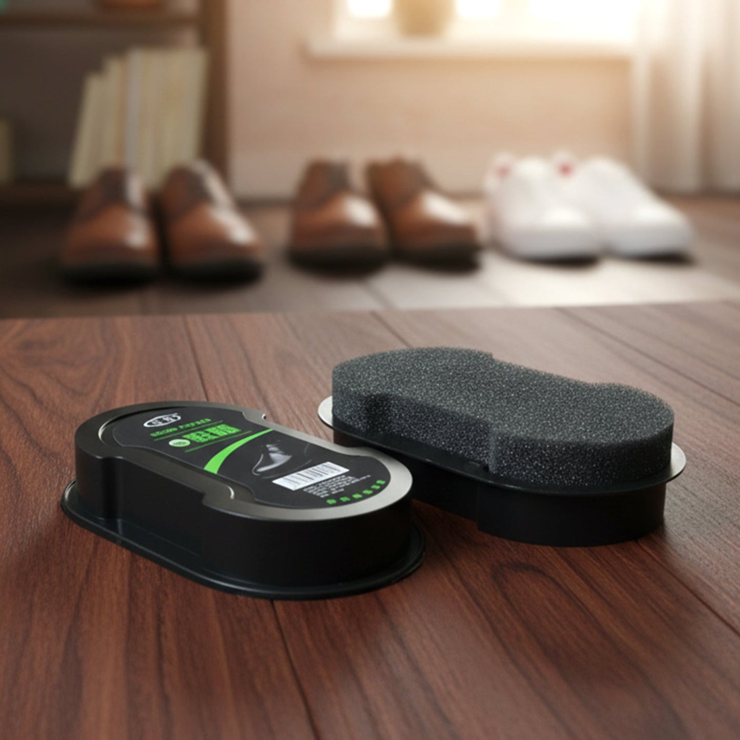 Instant black shoe polishing sponge