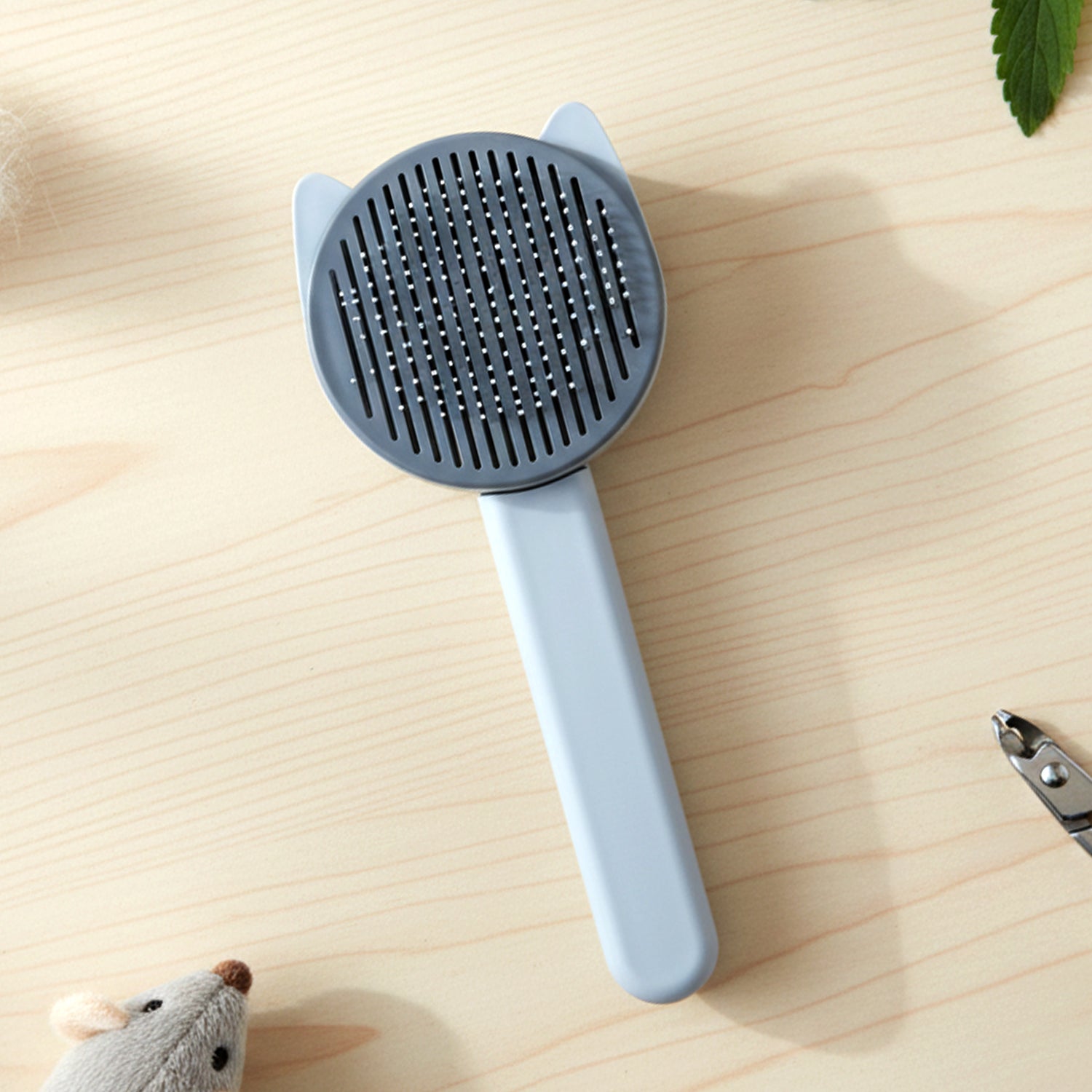 Soft needle comb for fur grooming
