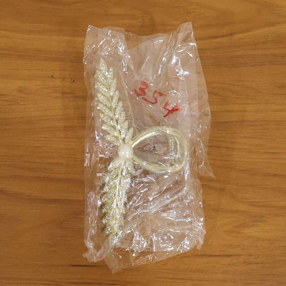 Luxury Leaf Design Pearl Hair Claw Clip for Women (1 Pc / Mix Color)