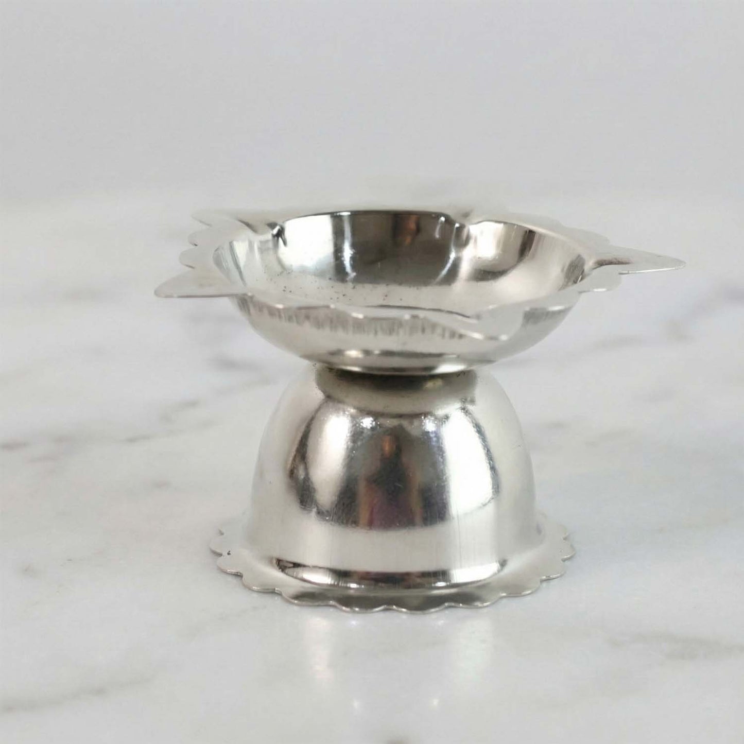 Compact decorative diya stand        
