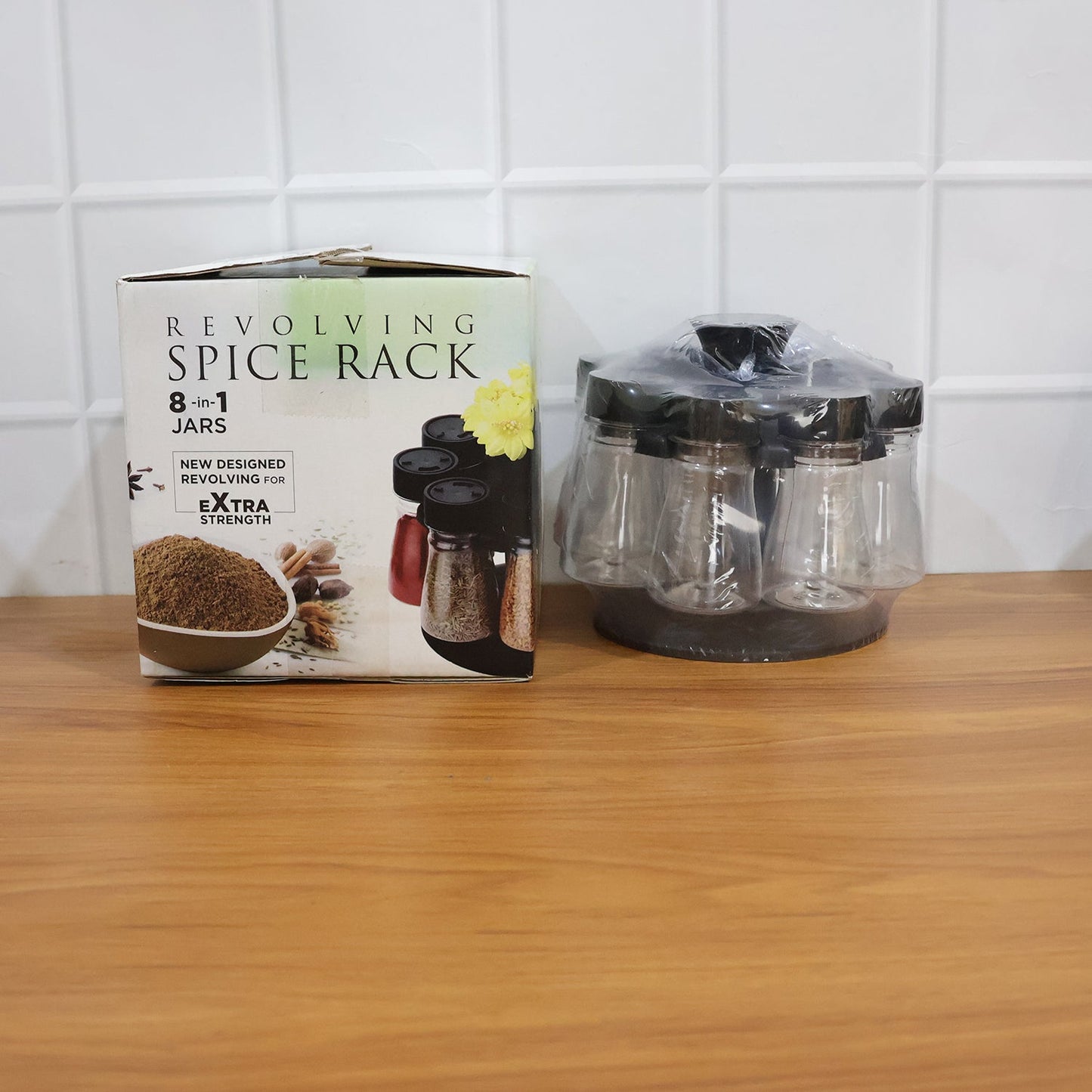 Space-saving rotating spice holder for daily use