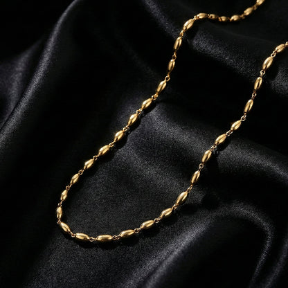 Trendy pearl accessory        
