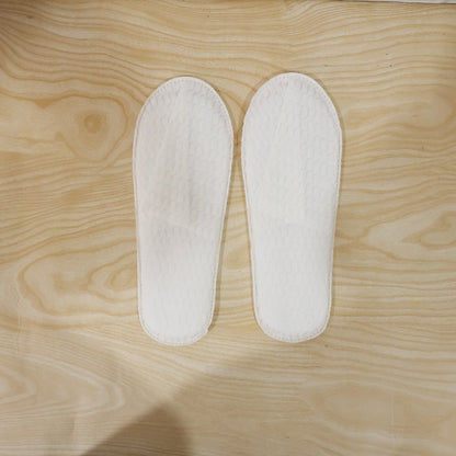 Disposable Hotel Slippers for Guests (1 Pair)
